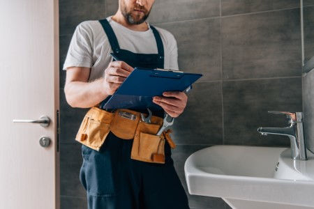 When to call a professional plumber vs. DIY
